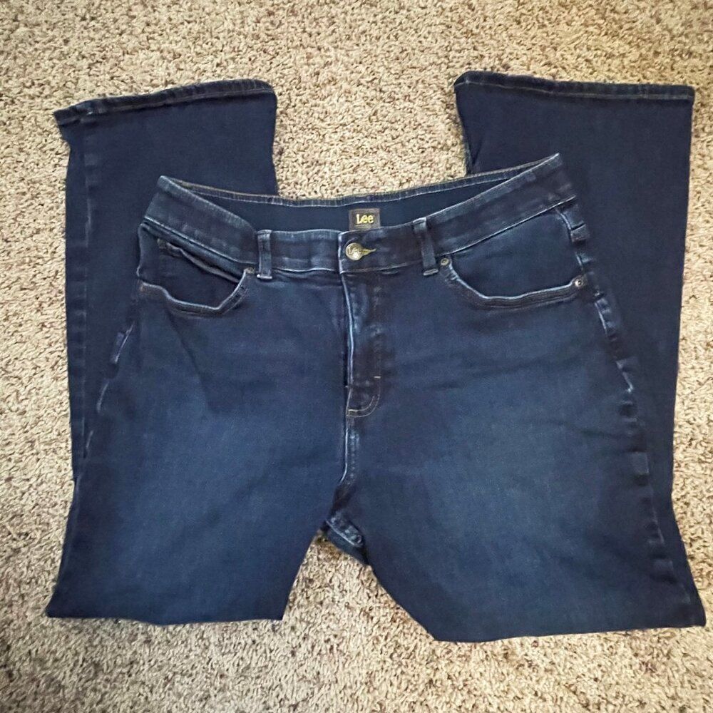 Lee Women's Mid Rise Dark Wash Bootcut Jeans Classic Basic - Size 14 Short